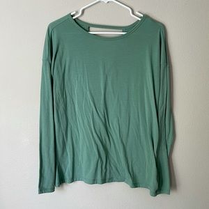 Women’s Long Sleeve Athletic T-Shirt Size M